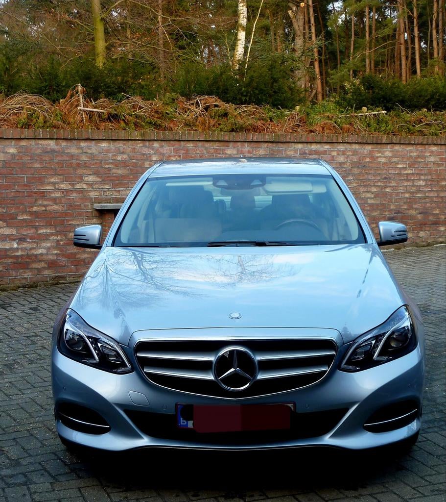 Mercedes E-220 blauw Tec, Auto's, Mercedes-Benz, Particulier, ABS, Achteruitrijcamera, Adaptieve lichten, Adaptive Cruise Control