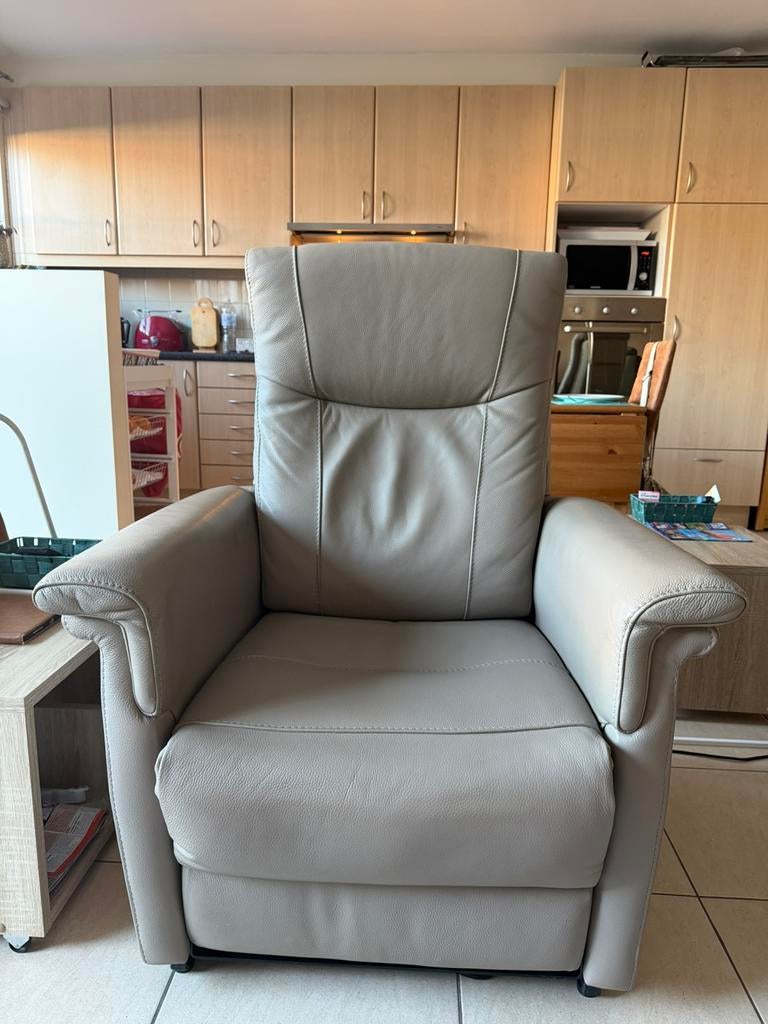 Electrische lederen zetel, Huis en Inrichting, Fauteuils, Ophalen, Zo goed als nieuw