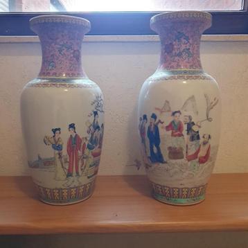 Chinese decoratieve vaas met traditionele figuren beschikbaar voor biedingen