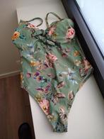 Bonnet Watercult D et taille 42, coloris vert avec motif flo, Vêtements | Femmes, Vêtements de Bain & Maillots de Bain, Comme neuf