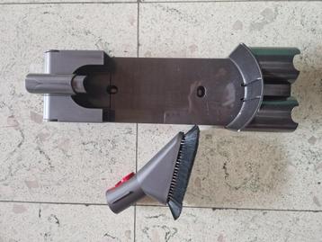 Dyson v8 absolute accessoires  beschikbaar voor biedingen