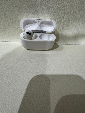 Te koop: Apple AirPods Pro (1e generatie) -   gebruikt beschikbaar voor biedingen