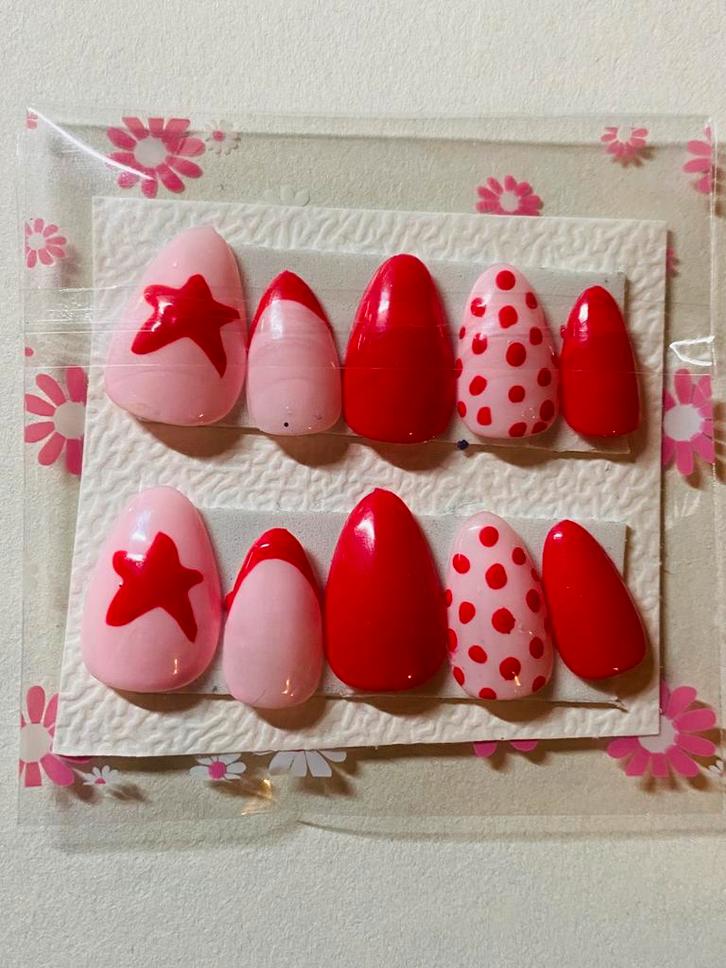 Nieuwe press on nagels, Handtassen en Accessoires, Uiterlijk | Cosmetica en Make-up, Nieuw, Accessoires, Handen en Nagels, Rood