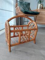 Rieten - rotan kastje met schuiven. Rotan krantenbak, Huis en Inrichting, Woonaccessoires | Krantenbakken en Lectuurbakken, Ophalen of Verzenden