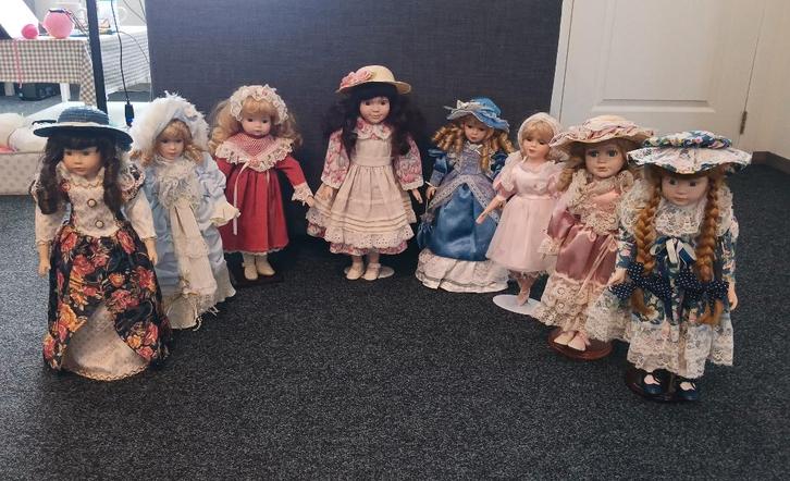 Poppen  (porselein) zie foto's !!!!!, Verzamelen, Poppen, Zo goed als nieuw, Pop, Ophalen of Verzenden