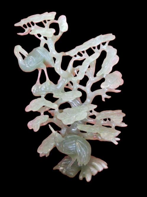 Prachtige jade kraanvogels op pijnboom., Antiek en Kunst, Kunst | Niet-Westerse kunst, Ophalen