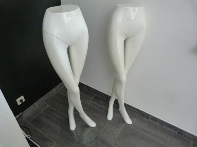 2 x Paspop benen op statief - pantys/broeken display, Hobby en Vrije tijd, Naaien en Fournituren, Gebruikt, Paspop, Ophalen