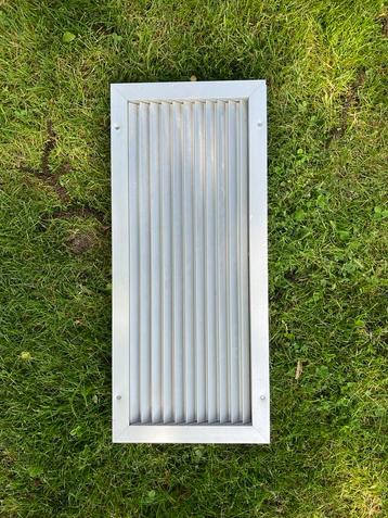 Ventilatierooster voor deur beschikbaar voor biedingen