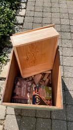 Boîte en bois avec bois d'allumage et connecteurs, Enlèvement ou Envoi