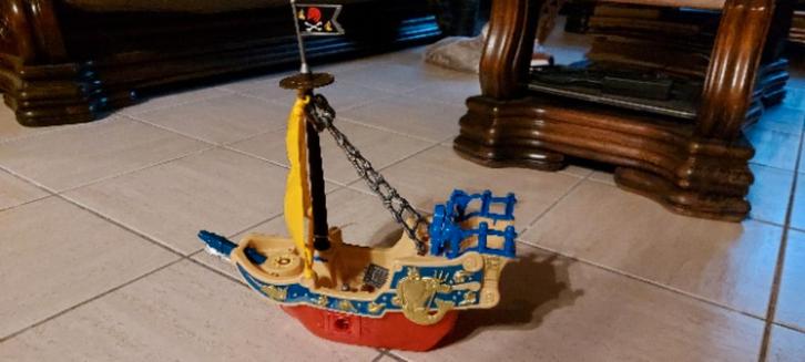 piratenboot met 4 piraten en andere accessoires, Kinderen en Baby's, Speelgoed | Overig, Zo goed als nieuw, Ophalen of Verzenden
