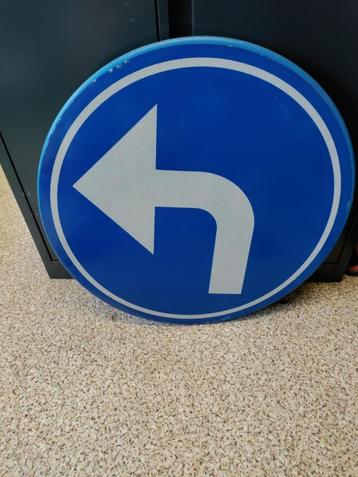 verkeersborden beschikbaar voor biedingen