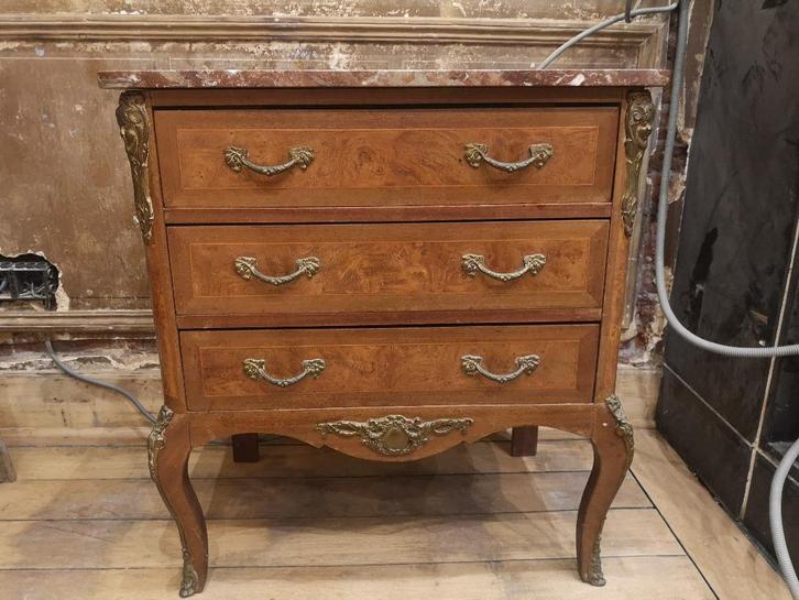 commode marqueterie sauteuse placage bronze, Antiquités & Art, Antiquités | Meubles | Armoires, Enlèvement