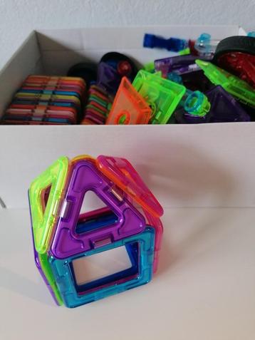 Magnetische Tegels Diverse Vormen beschikbaar voor biedingen