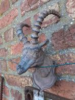 TETE DE BOUQUETIN EN FONTE PATINEE A SUSPENDRE., Jardin & Terrasse, Décoration murale de jardin, Enlèvement ou Envoi, Comme neuf