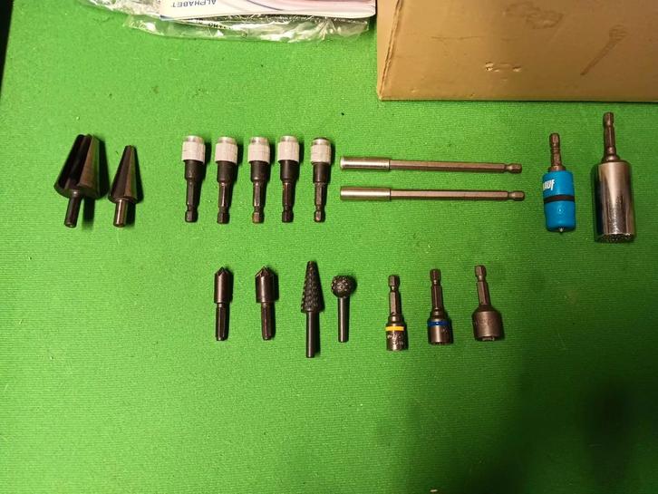 Bitsen +frezen, Doe-het-zelf en Bouw, Gereedschap | Machine-onderdelen en Toebehoren, Zo goed als nieuw, Ophalen of Verzenden