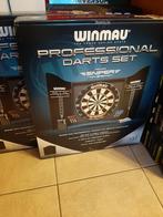 Komplete Winmau darssets voor slechts 95 euro !, Sports & Fitness, Fléchettes, Enlèvement ou Envoi, Neuf, Cible de fléchettes avec fléchettes