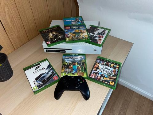 Xbox One met 7 games, Games en Spelcomputers, Spelcomputers | Xbox One, Zo goed als nieuw, Xbox One, 500 GB, Met 1 controller