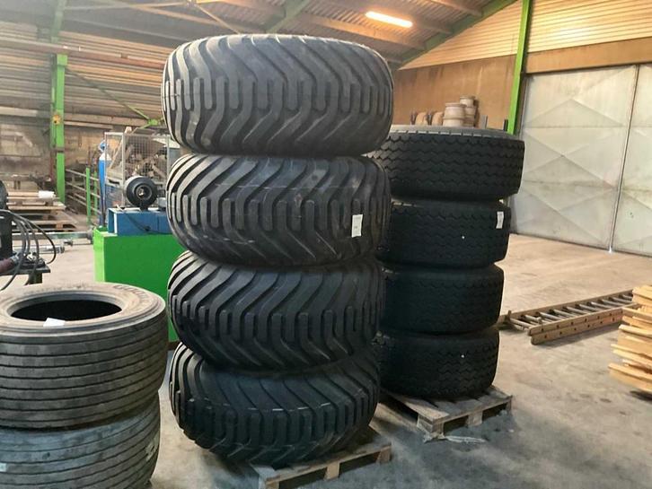 Pneu Altura T422 avec jante (4x), Articles professionnels, Agriculture | Pièces | Pneus, Jantes & Essieux