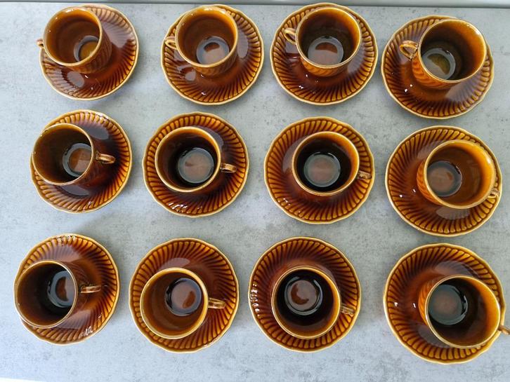 Boch Frères  12 mokkakopjes + onderbordjes (kan ook per 6), Antiek en Kunst, Antiek | Keramiek en Aardewerk, Ophalen of Verzenden