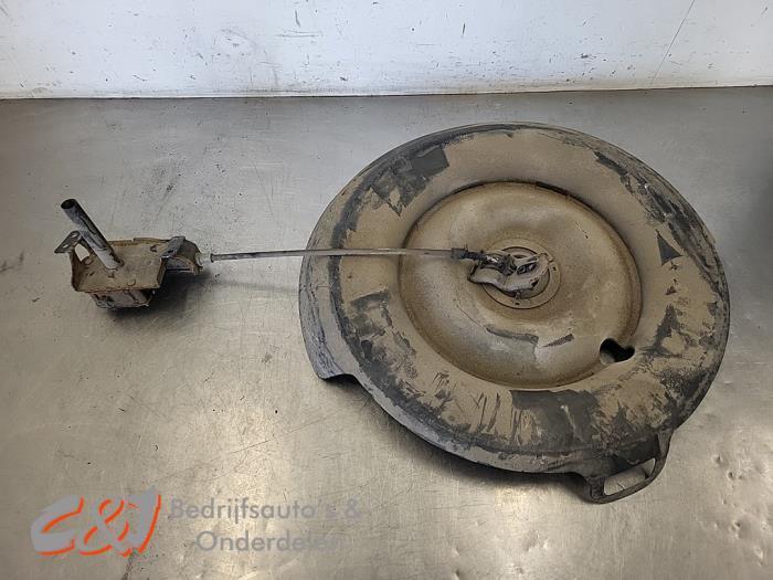 Ophangmechaniek reservewiel van een Mercedes Vito, Auto-onderdelen, Ophanging en Onderstel, Mercedes-Benz, Gebruikt, 3 maanden garantie