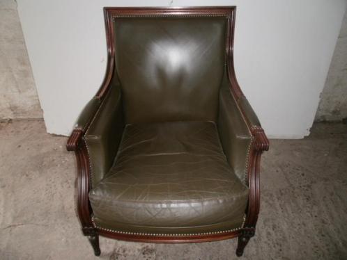 Antieke brede lederen stoel of zetel! 70 cm breed, Antiek en Kunst, Antiek | Meubels | Stoelen en Sofa's, Ophalen