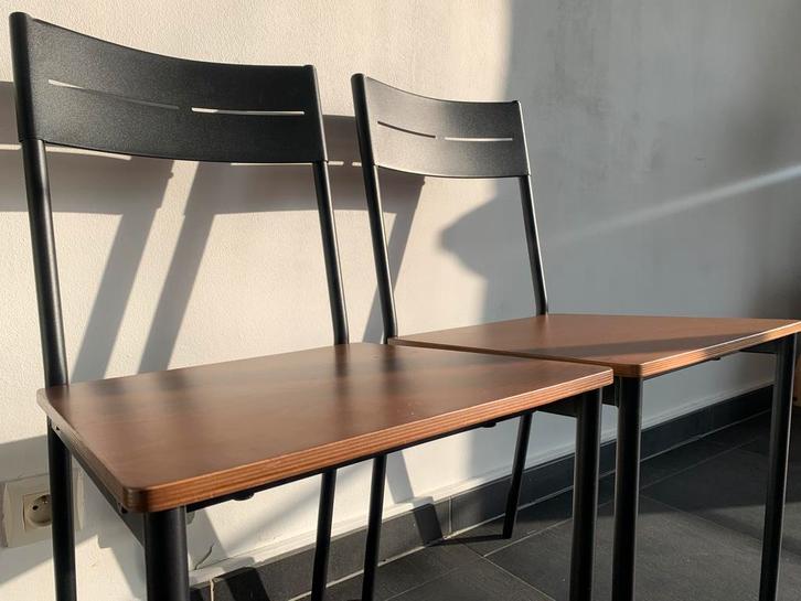 2 chaises IKEA SANDSBERG – Très bon état – Structure acier, Huis en Inrichting, Stoelen, Hout, Bruin, Ophalen