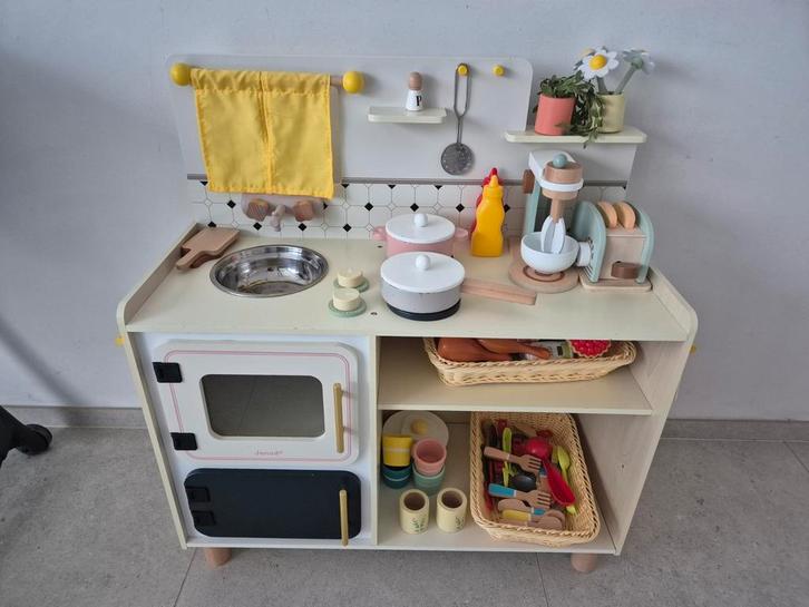 Janod Shiny Grandma - Grote Houten Speelgoedkeuken, Enfants & Bébés, Jouets | Jouer aux cuisines, Enlèvement