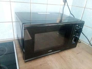 Micro-ondes  beschikbaar voor biedingen