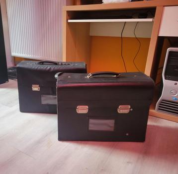 Sacs de travail en cuir beschikbaar voor biedingen