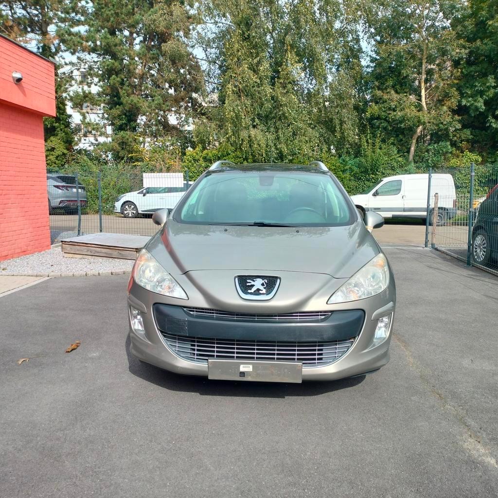 PEUGEOT 308 DIESEL BOUWJAAR 2011 MET ROZE PAPIEREN AUTOPAS