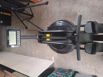 Roeitrainer op waterweerstand beschikbaar voor biedingen