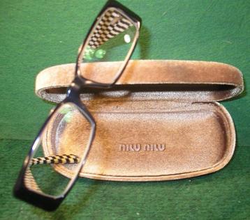 VINTAGE:PAIRE DE LUNETTES"DAMIERS"MIU MIU BON ETAT/FEMMES, Autres marques, Enlèvement ou Envoi, Autres couleurs, Comme neuf