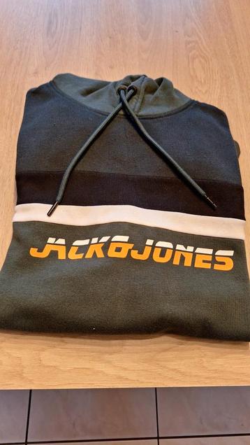 JACK EN JONES TRUI MET KAP beschikbaar voor biedingen