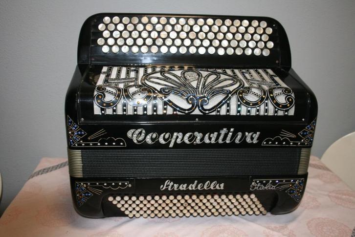 Mooie Cooperativa Stradella Knopaccordeon 120 bass - D03, Muziek en Instrumenten, Accordeons, Gebruikt, Knopaccordeon, 120-bas