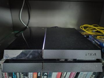 PS Playstation 4 Console + Controller en games beschikbaar voor biedingen