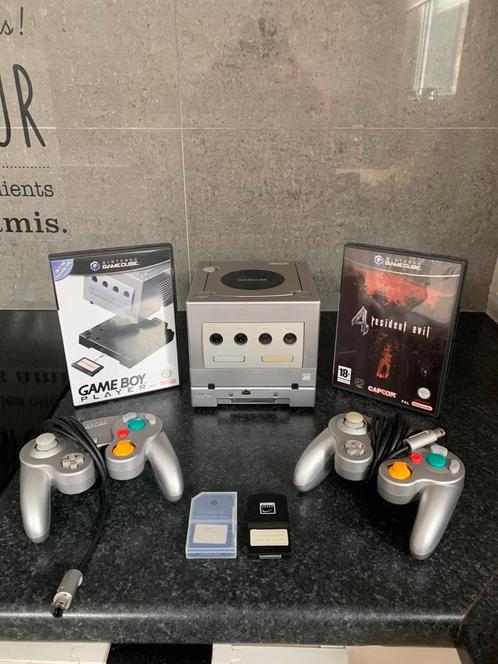 Nintendo GameCube + Game Boy-speler, Games en Spelcomputers, Spelcomputers | Nintendo GameCube, Zo goed als nieuw, Met 2 controllers