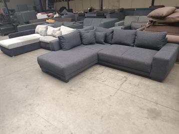 Hoekbanken U banken slaapbanken zetels  beschikbaar voor biedingen