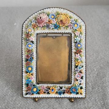 Klein kadertje in Millefiori glasmozaiek beschikbaar voor biedingen