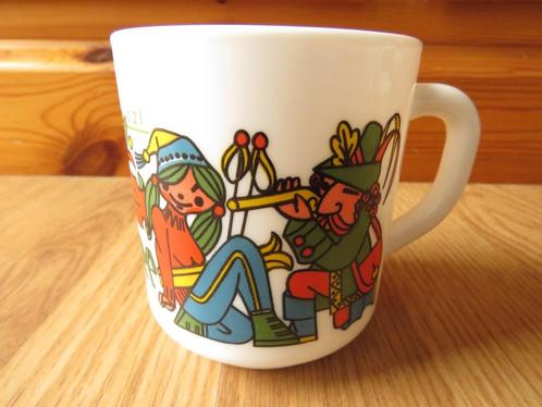mug tasse Freihof Jagertee en arcopal, Huis en Inrichting, Keuken | Servies, Gebruikt, Kop(pen) en/of Schotel(s), Ophalen of Verzenden