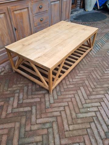 Eiken salontafel 052/25.2 beschikbaar voor biedingen