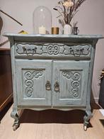 Brocante kastje op wieltjes - massief hout -  uniek stuk, Ophalen