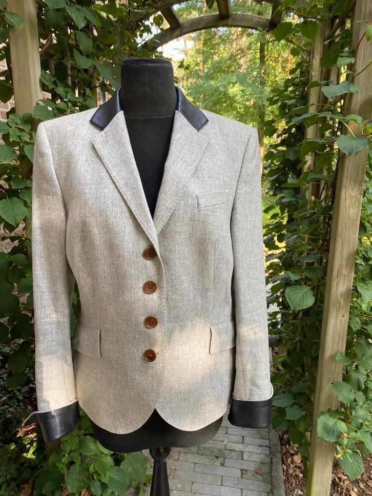SCAPA lichtgrijze blazer, zwart lederen kraag/manchet 40/42, Kleding | Dames, Jasjes, Kostuums en Pakken, Zo goed als nieuw, Jasje