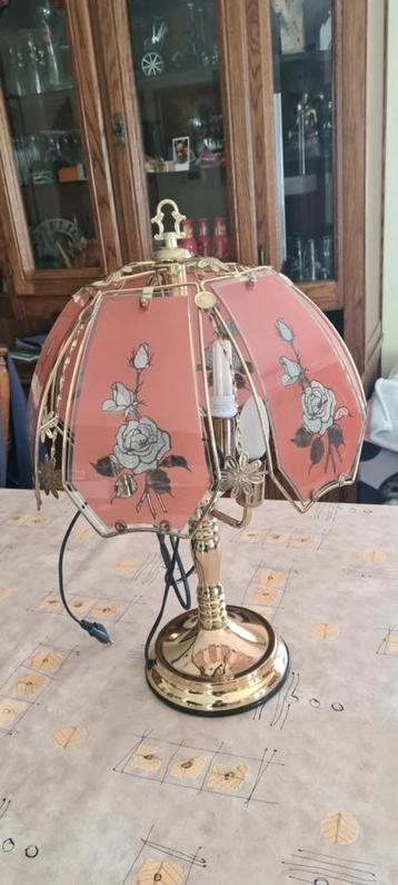 Staande lamp met glaswerk beschikbaar voor biedingen
