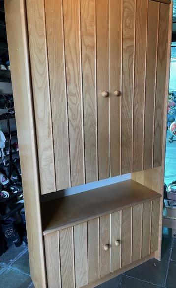 Mooi vintage kast beschikbaar voor biedingen