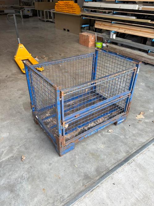 Metalen box 32st beschikbaar, Doe-het-zelf en Bouw, Overige Doe-Het-Zelf en Bouw, Gebruikt, Ophalen