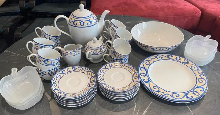 Compleet porseleinen koffie-/theeservies van Limoges, Antiek en Kunst, Antiek | Servies los, Ophalen of Verzenden