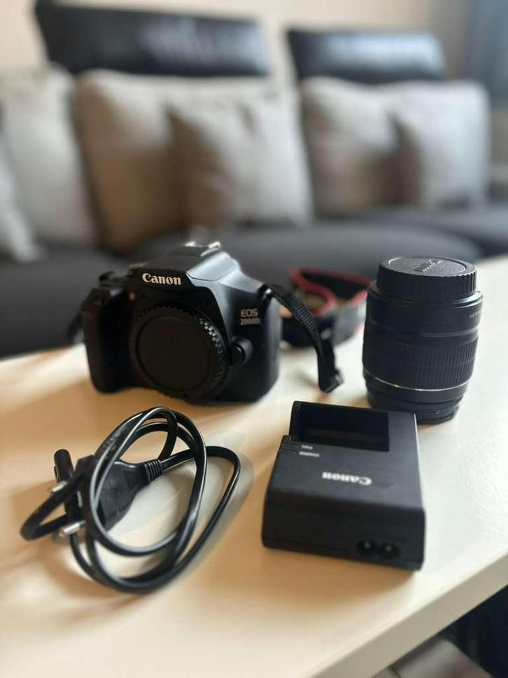 Canon EOS 2000D met lens en SD-kaart - Zo goed als nieuw, Audio, Tv en Foto, Fotocamera's Digitaal, Zo goed als nieuw, Spiegelreflex