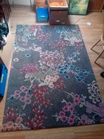Tapijt met bloemenmotief, Huis en Inrichting, Stoffering | Tapijten en Vloerkleden, Ophalen, 150 tot 200 cm, Zo goed als nieuw