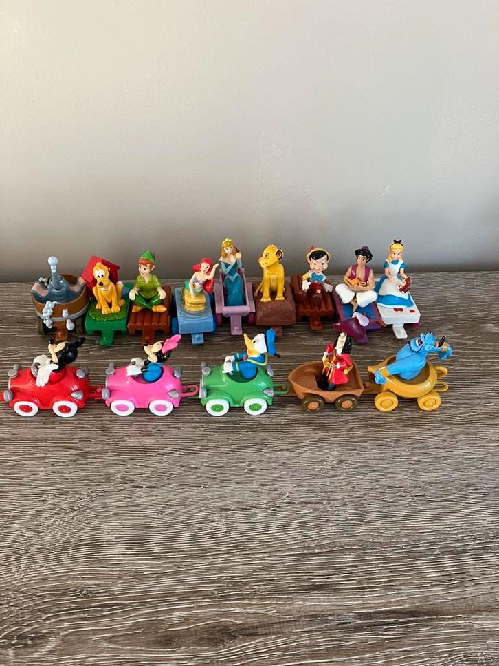 Disney 14 paradewagentjes/ miniatuurfiguren, Verzamelen, Poppetjes en Figuurtjes, Zo goed als nieuw, Ophalen of Verzenden