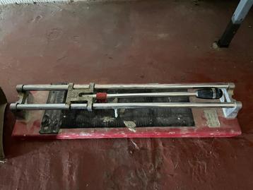 Tegelsnijder Tomecanic beschikbaar voor biedingen